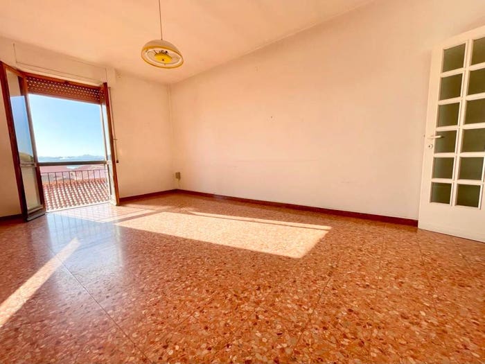 Appartamento quadrilocale in vendita in Via Ammiraglio Magnaghi, La Maddalena