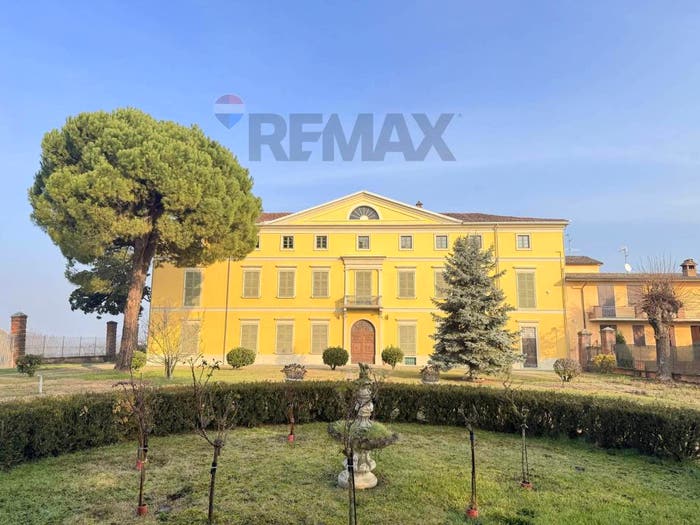 Casa con 6 locali in vendita in Castel San Giovanni