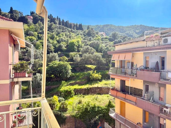 Appartamento trilocale in vendita in Via Privata Ciccione, Fenarina Via Neghelli Collina di Ponente, Alassio