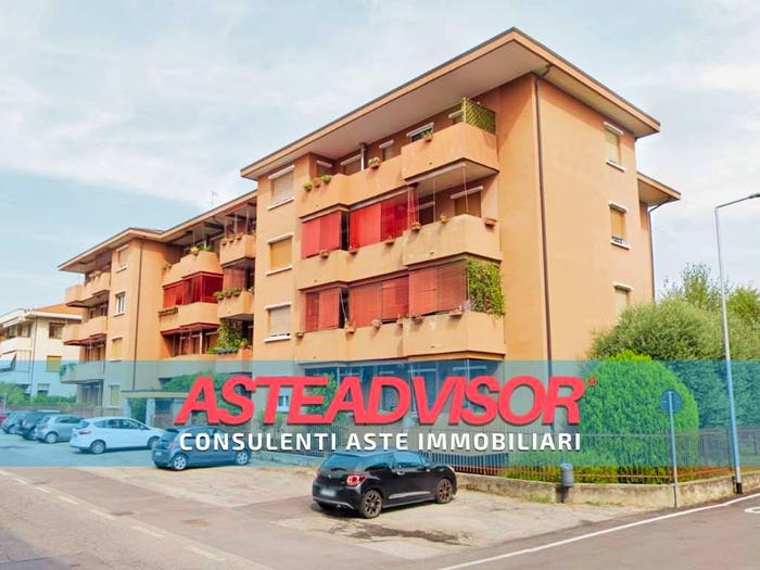 Appartamento con 5 locali in vendita in Via Marco Polo, Meda