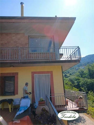 Casa con 6 locali in vendita in Fosdinovo