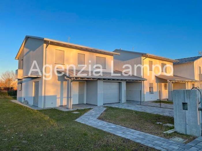 Casa quadrilocale in vendita in Via Roma, Centro, Pravisdomini