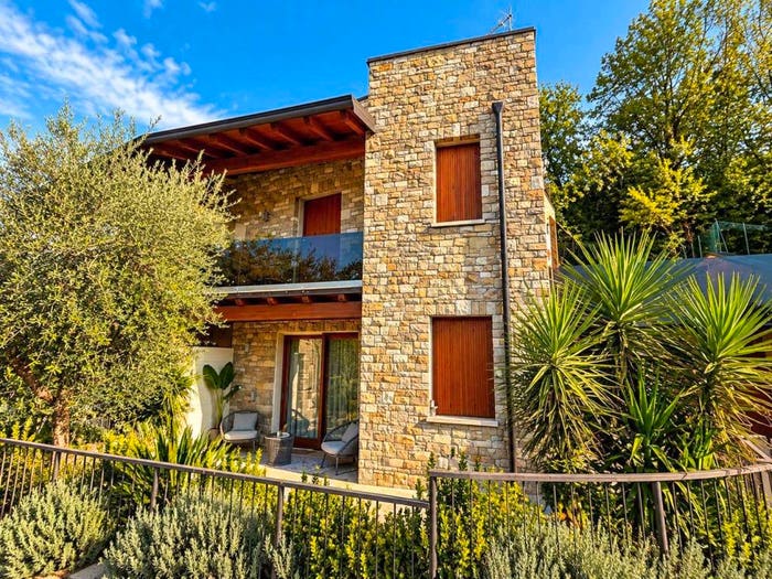 Casa con 6 locali in vendita in Via Vighenzi, Centro, Padenghe sul Garda