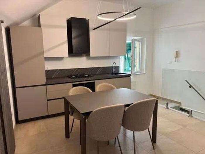 Appartamento trilocale in vendita in Neighbourhood Centro, Centro, Alassio