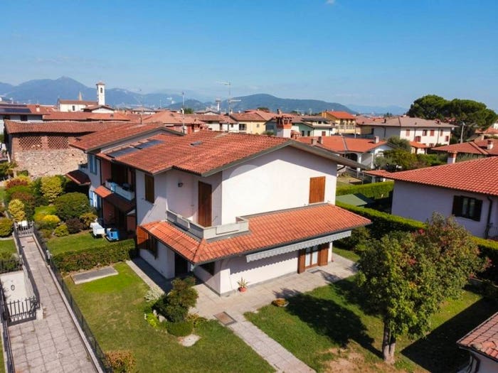Casa con 5 locali in vendita in Via Serafino Biffi, Centro, Castelli Calepio
