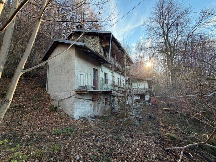 Casa con 6 locali in vendita in Strada Comunale del Colle, Condove