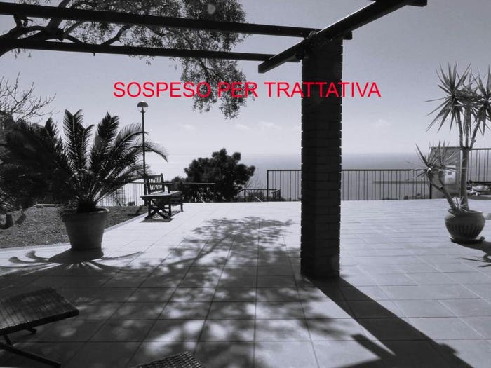 Casa con 6 locali in vendita in Albissola Marina