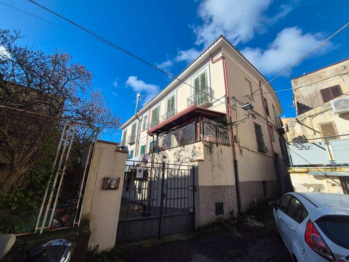 Appartamento quadrilocale in vendita in Via Maddalena, Centro Storico, Catanzaro