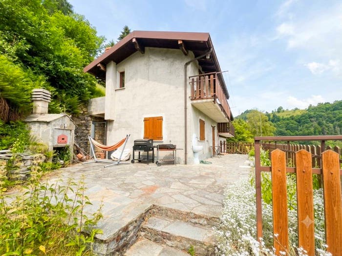 Casa trilocale in vendita in Località Morterone Centro, Morterone