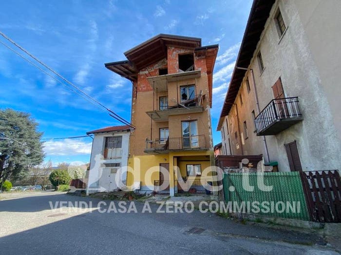 Appartamento trilocale in vendita in Via Piemonte, Cascine Maggio, Castronno