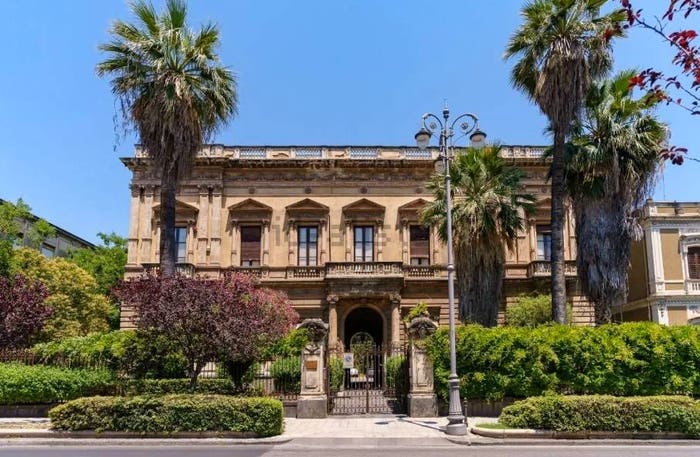 Appartamento con 6 locali in vendita in Viale Regina Margherita, Borgo, Catania
