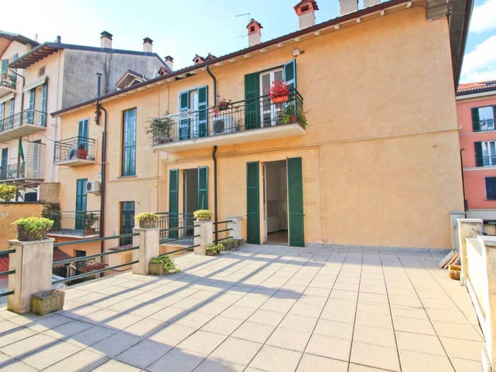 Appartamento con 6 locali in vendita in Via Carlo Cattaneo, Centro, Lecco