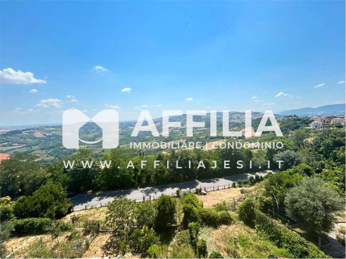 Appartamento con 6 locali in vendita in VIA DON MINZONI, Centro, Cupramontana