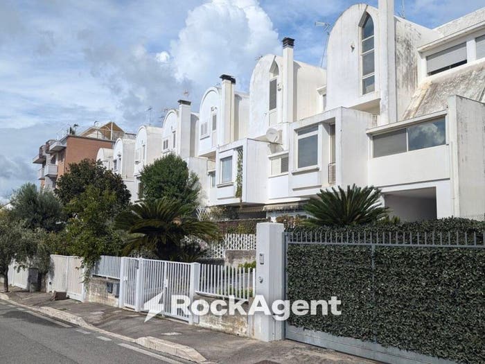 Casa con 5 locali in vendita in Via Arcangelo Corelli, Q, Latina