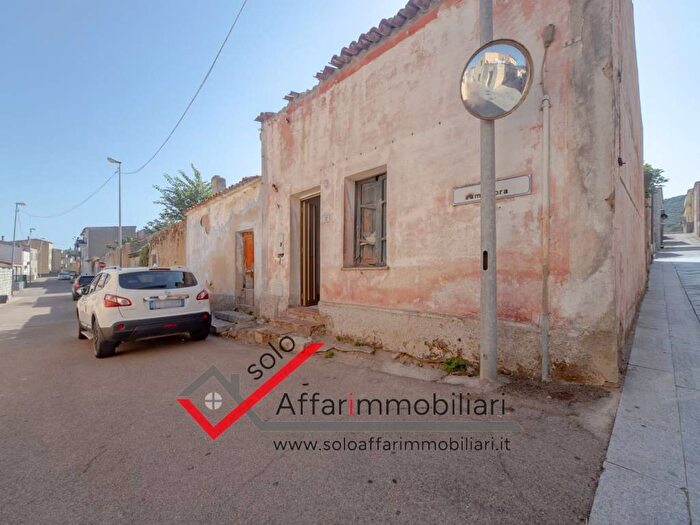 Casa trilocale in vendita in Via Amsicora, Monti