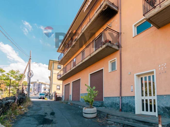 Appartamento trilocale in vendita in Vico Olivella, Centro, Camporotondo Etneo