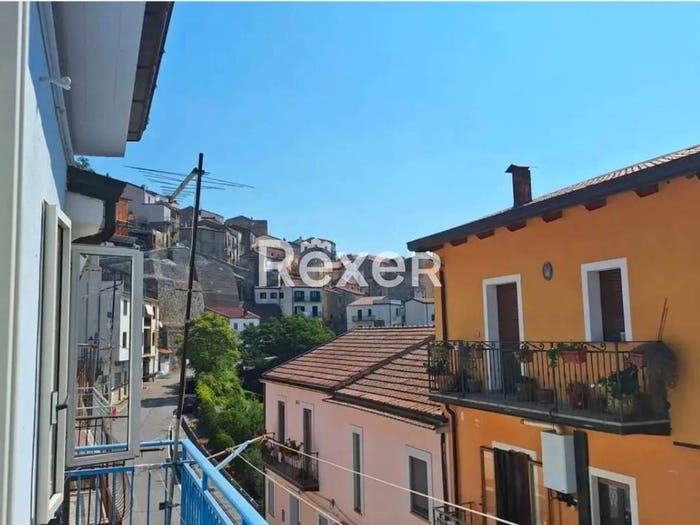 Casa con 6 locali in vendita in Via Calvario, Chiaromonte
