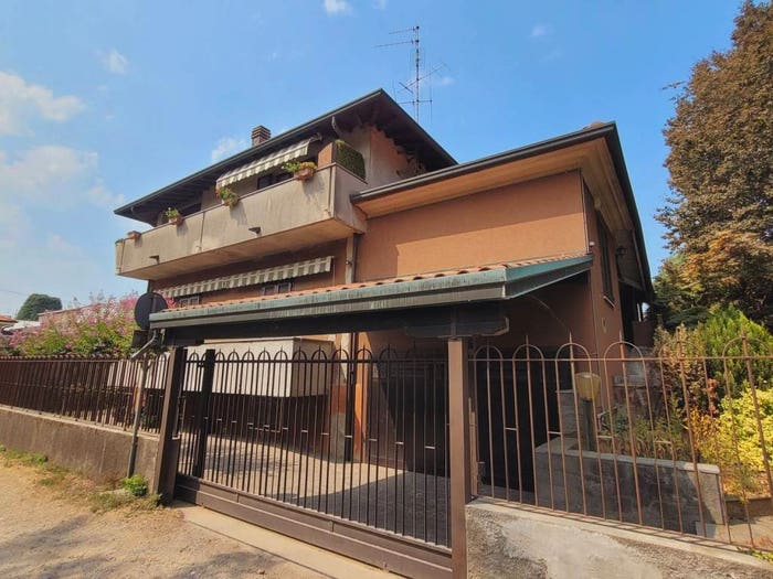 Casa con 6 locali in vendita in Via Mandello, Sant'Edoardo, Busto Arsizio