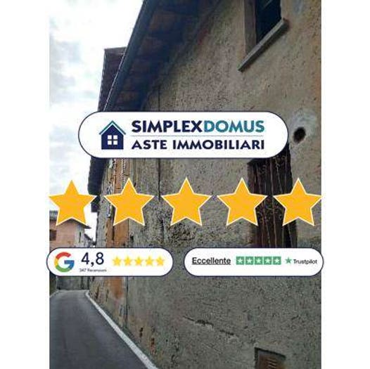 Appartamento trilocale in vendita in Via Castello, Cadrezzate con Osmate