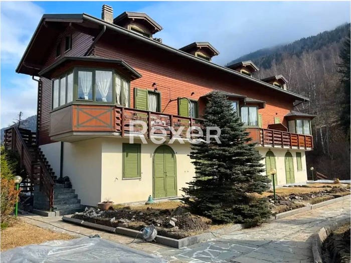 Casa con 6 locali in vendita in Via Valeriana, San Pietro, Corteno Golgi