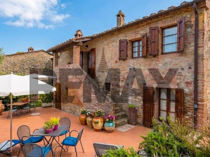 Appartamento con 5 locali in vendita in Località Santa Maria a Dofana Strada Provinciale, Castelnuovo Berardenga
