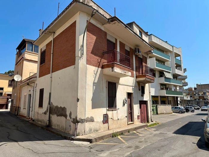 Casa con 5 locali in vendita in Via Monte Grappa, Centro, Nettuno