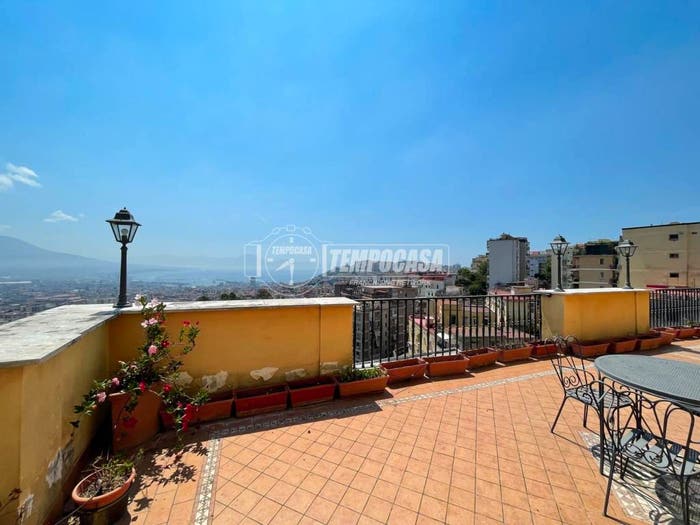 Appartamento con 6 locali in vendita in Via bernardo cavallino, Zona Ospedaliera, Napoli