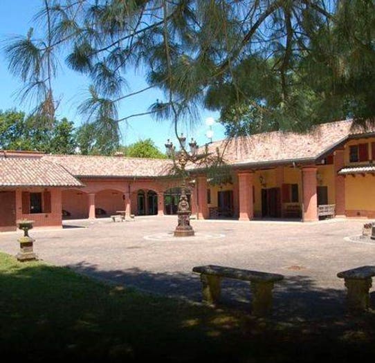 Casa con 6 locali in vendita in Via Parasacco, Garlasco