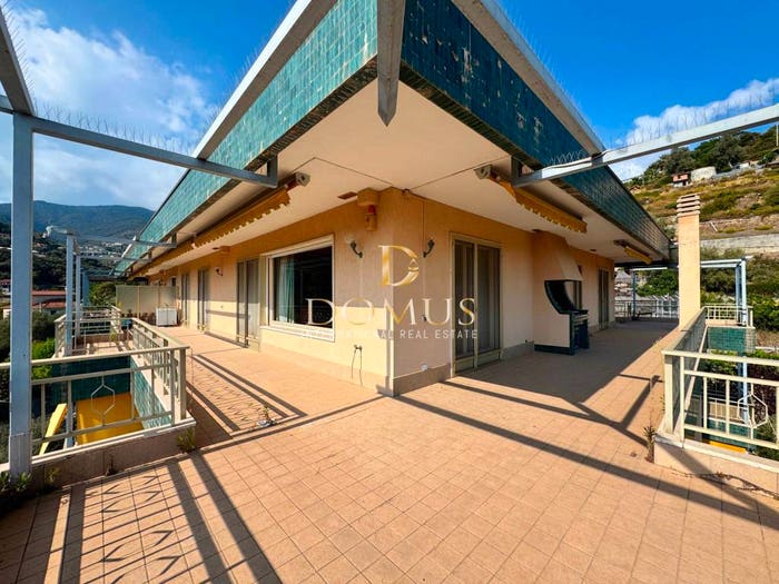 Casa con 5 locali in vendita in Strada San Giusto, Corso degli Inglesi, Sanremo
