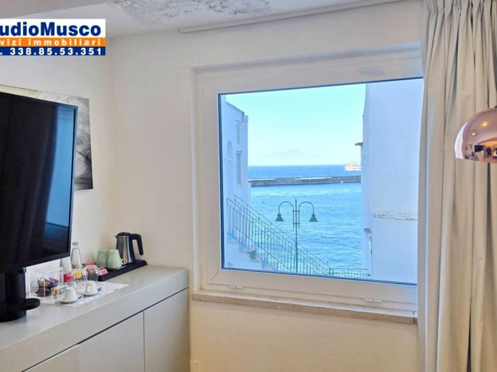 Appartamento bilocale in vendita in via Prov Marina Grande, Centro, Capri