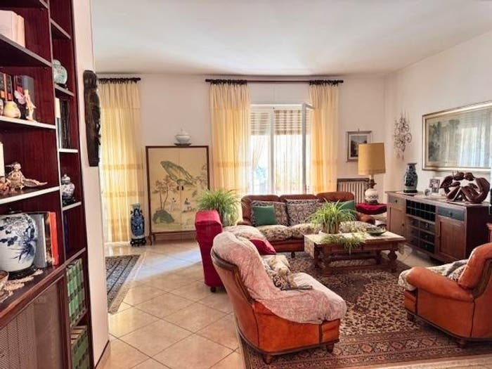 Appartamento con 6 locali in vendita in Calzabigi, Livorno