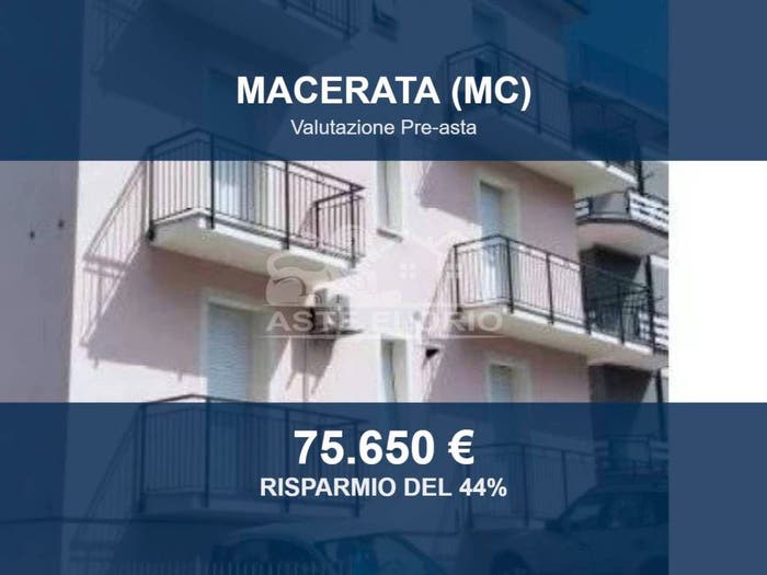Appartamento con 5 locali in vendita in Via Della Pace, Centro, Macerata