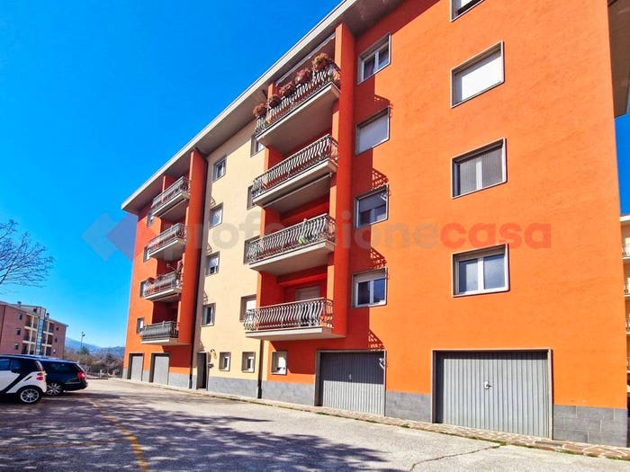 Casa quadrilocale in vendita in Via Valle D'Aosta, Torretta Torrione, L'Aquila