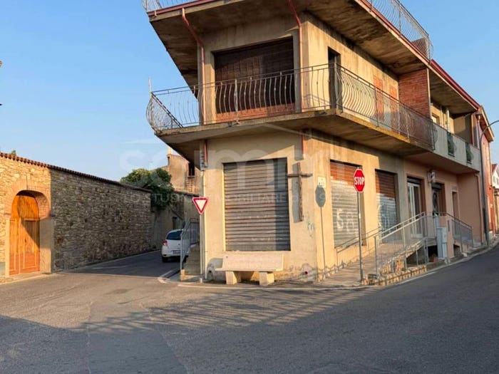 Casa con 5 locali in vendita in VIA ROMA, Guasila