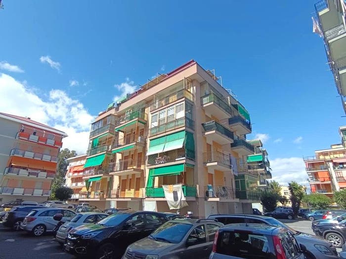 Appartamento trilocale in vendita in Via Cagliari, Borghetto Santo Spirito