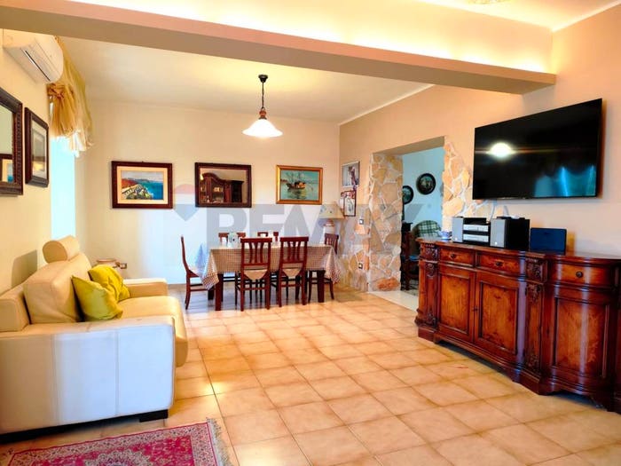 Casa con 6 locali in vendita in contrada alboreto, Centro, Ortona