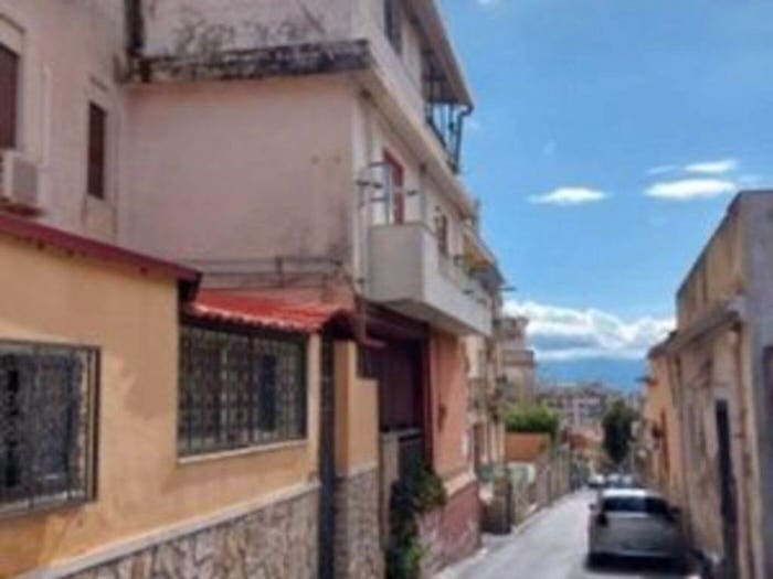 Appartamento con 5 locali in vendita in Via C Valle degli Angeli ME, Provinciale, Messina
