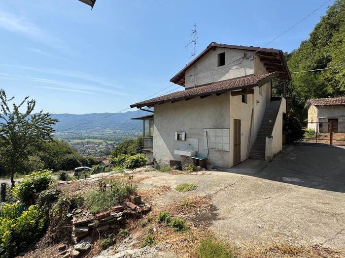 Casa con 6 locali in vendita in Via Madonna Devesio, Rifreddo