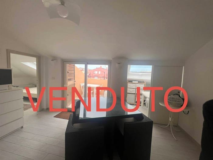 Appartamento trilocale in vendita in Via INDIPENDENZA, La Maddalena