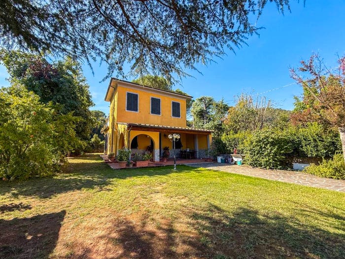 Casa con 6 locali in vendita in Via del Cimitero, Massa Pisana Vicopelago, Lucca