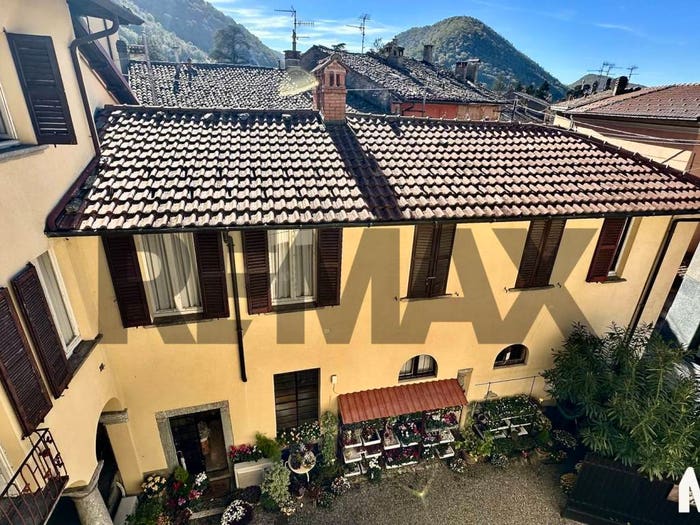 Appartamento trilocale in vendita in Via della Chiesa, Canzo