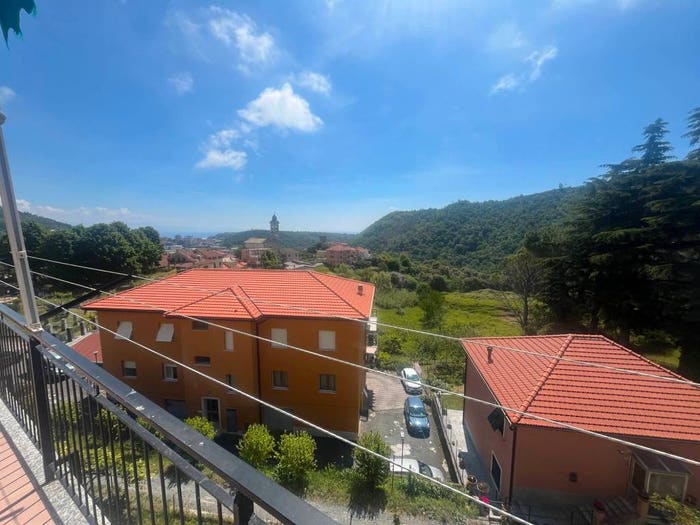 Appartamento trilocale in vendita in Lerca, Cogoleto
