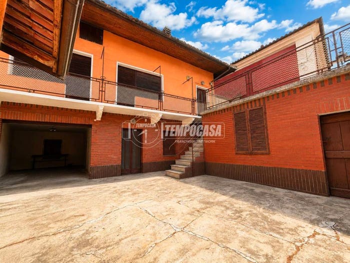 Casa con 6 locali in vendita in Via Cesare Battisti, Candia Canavese