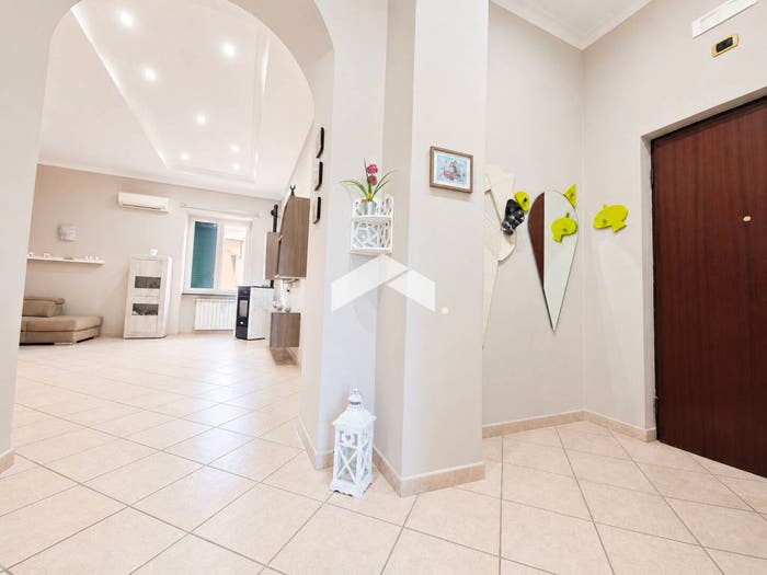 Appartamento trilocale in vendita in Via Vittorio Emanuele III, Centro, Casalnuovo di Napoli