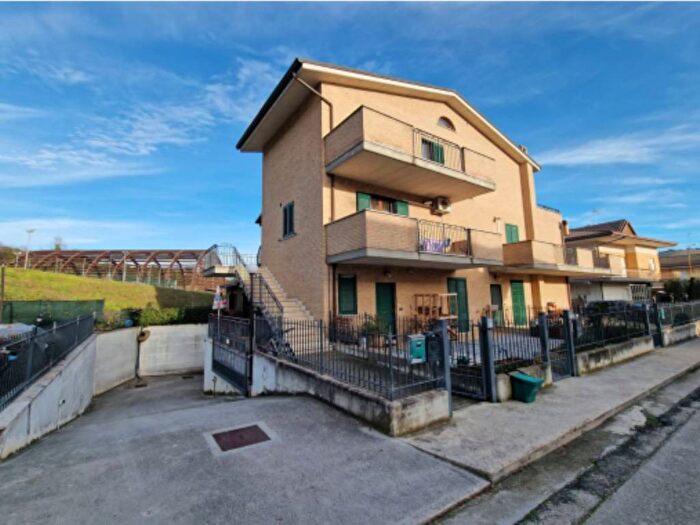 Appartamento quadrilocale in vendita in Via Aldo Moro, Rubbianello, Monterubbiano