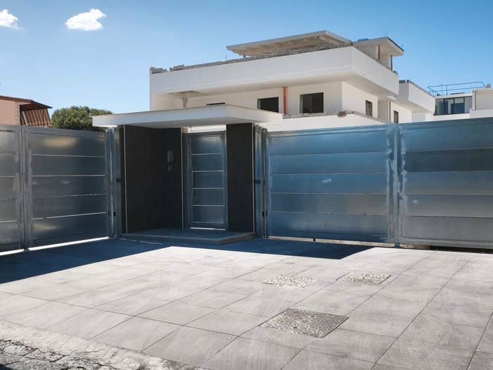 Appartamento trilocale in vendita in Via San Michele, Ponticelli, Napoli