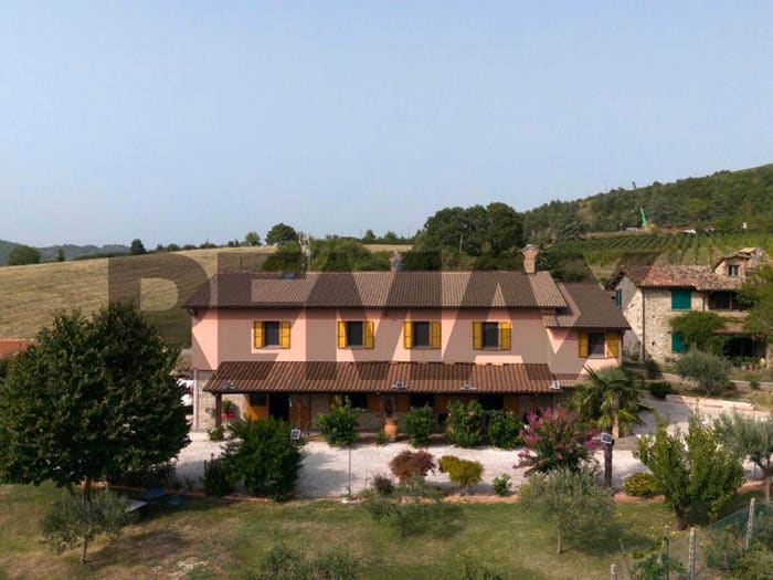 Casa con 5 locali in vendita in Frazione Loreto, Gubbio