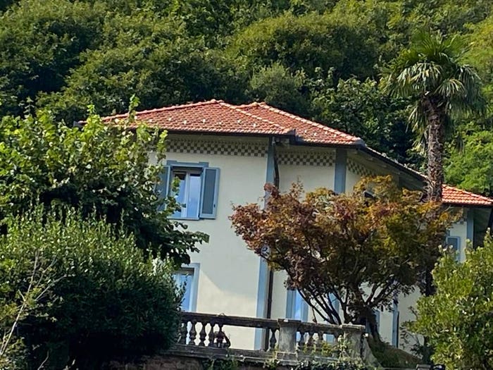 Casa con 5 locali in vendita in Via Fratelli Cervi, Centro, Brusimpiano