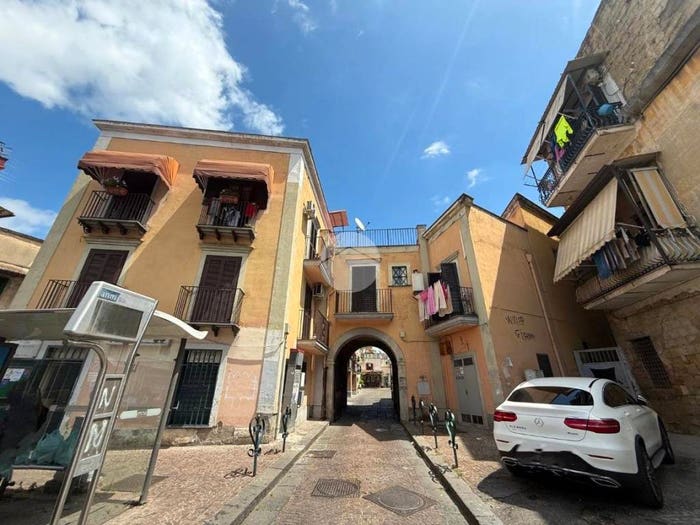 Appartamento trilocale in vendita in Piazza Egidio Velotti, Barra, Napoli