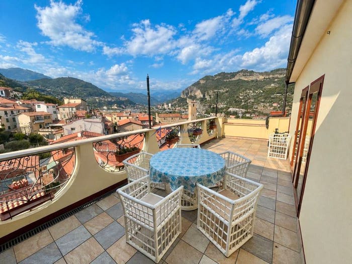 Appartamento con 6 locali in vendita in Giuseppe Garibaldi, Centro Storico, Ventimiglia